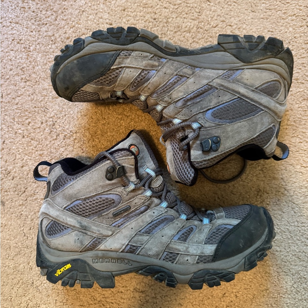 Merrell Gray and Black Winter Boots